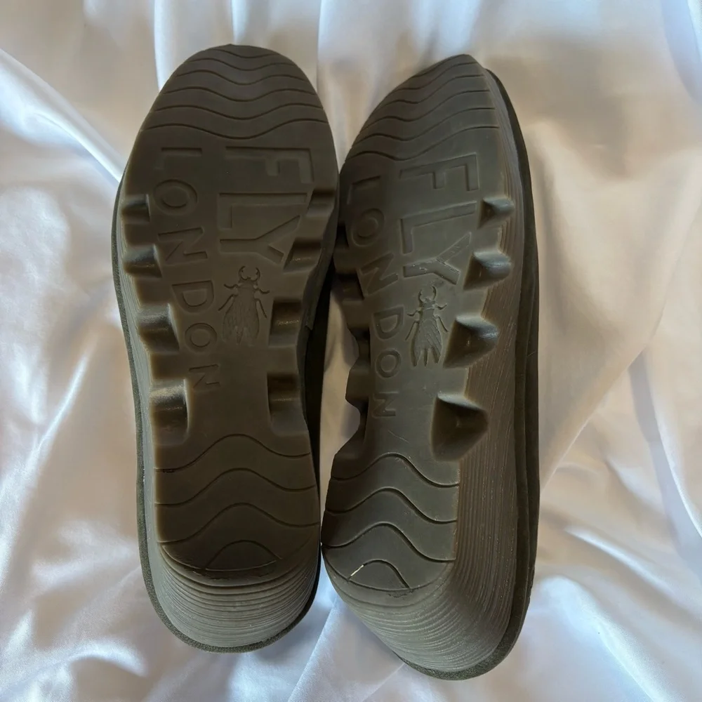 Fly London Peso Wedge Slip On Shoes Heels Green Suede Leather Size 40
